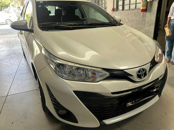 TOYOTA YARIS 1.3 16V FLEX XL PLUS TECH MULTIDRIVE TOYOTA YARIS 1.3 16V FLEX XL PLUS TECH MULTIDRIVE